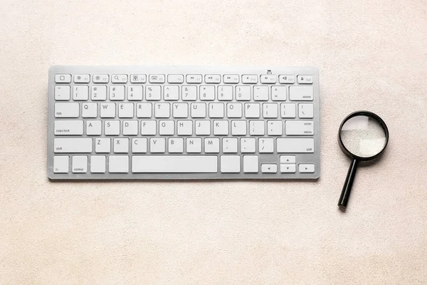 Keyboard Magnifier Light Background Concept Search — Stock Photo, Image