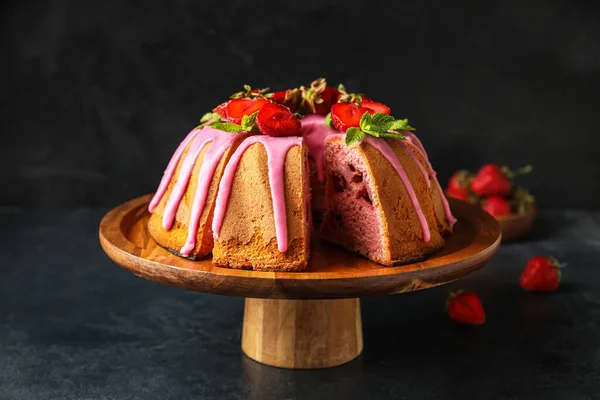 Wooden Dessert Stand Tasty Strawberry Cake Dark Background —  Fotos de Stock