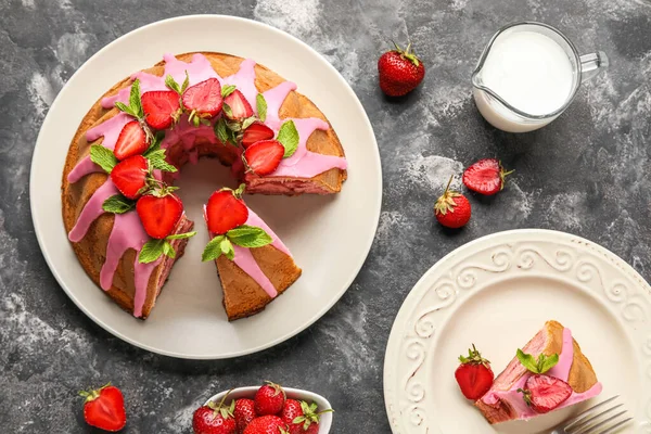 Composition Plates Tasty Strawberry Cake Milk Grunge Background —  Fotos de Stock