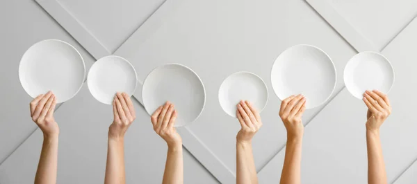 Hands Clean Plates Light Background — Stock Photo, Image