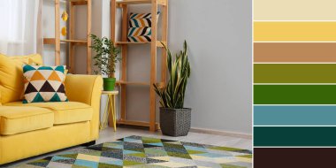 Rahat bir kanepe, raf üniteleri ve oturma odasında ev bitkileri. Farklı renk desenleri  