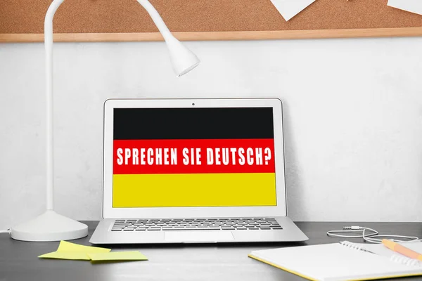 Modern Laptop Text Sprechen Sie Deutsch You Speak German Screen — Stock fotografie