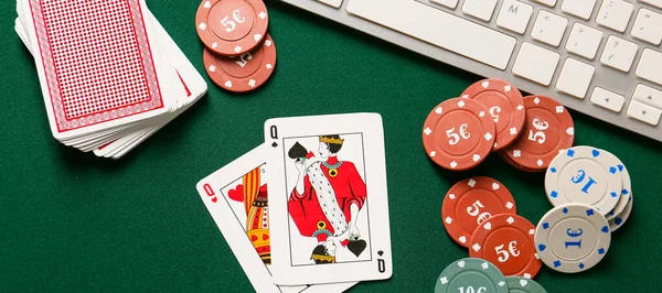 Chips Gambling Games Cards Computer Keyboard Table — Stock Photo, Image