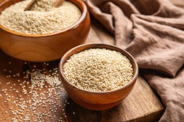 Susam tohumlu pano, yakın plan.