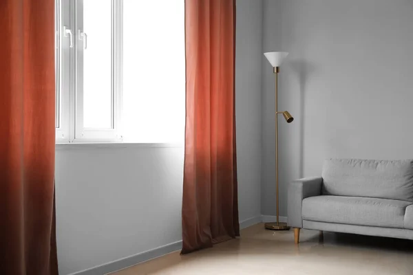 Grey Sofa Standard Lamp Red Curtains Room — Foto de Stock