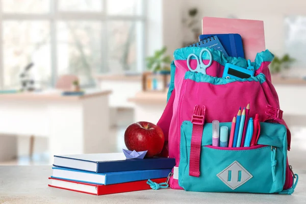 School Backpack Stationery Apple Books Table Classroom — Φωτογραφία Αρχείου