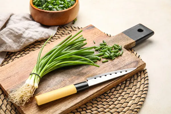 Wooden Board Bunch Green Onion Knife Light Table Closeup — Stock Photo, Image