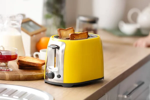 Modern Toaster Kitchen Table — Stock Photo, Image