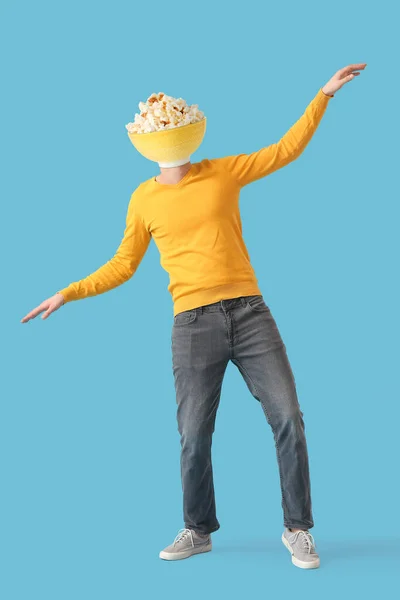 Dancing Young Man Bowl Crunchy Pop Corn Instead His Head — Stockfoto