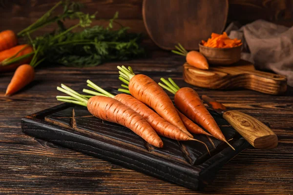 Board Fresh Carrots Knife Wooden Background — Stock Photo, Image