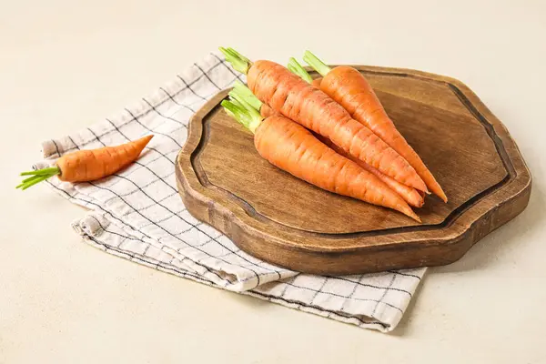 Wooden Board Fresh Carrots Light Background — Stok Foto