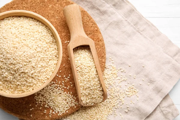 Bowl Scoop Sesame Seeds Table Closeup — Stock Photo, Image