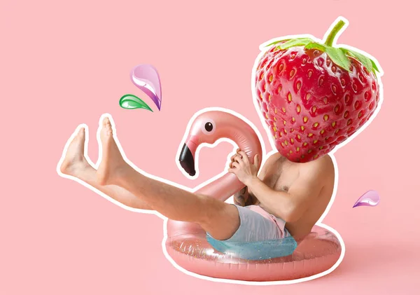 Male Tourist Ripe Strawberry Instead His Head Inflatable Ring Pink — Foto de Stock