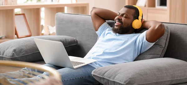 Handsome African American Man Relaxing Listening Music Home — Stock Photo, Image