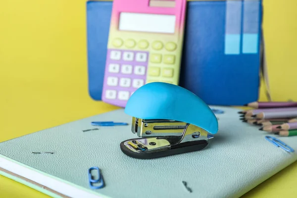 Stapler Stationery Supplies Yellow Background Closeup — Stockfoto