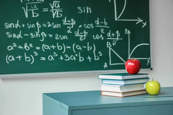 Apples School Books Table Chalkboard — Stok Foto