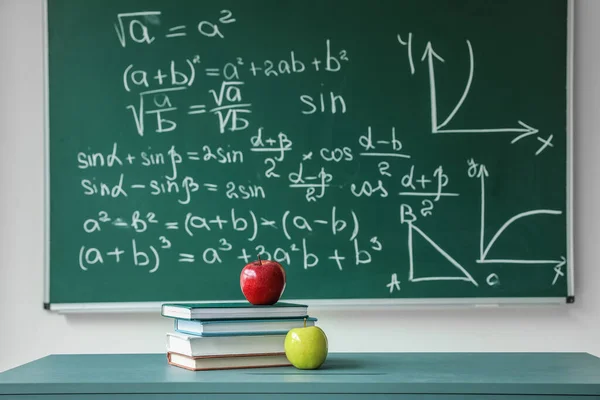 Apples School Books Table Chalkboard — Stockfoto