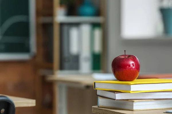 Red Apple School Books Table Classroom — Stock Photo, Image
