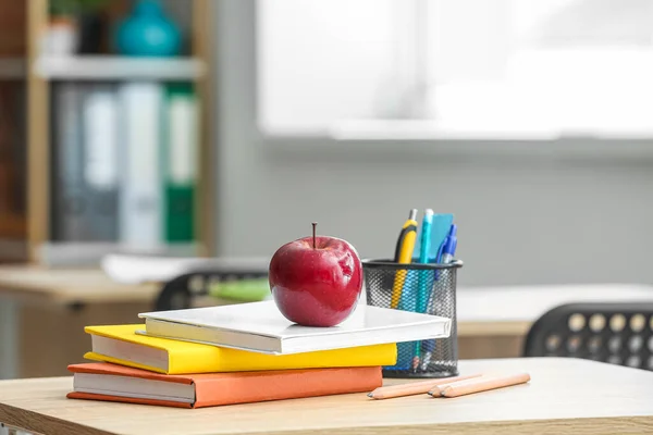 Apple Books Pen Cup School Stationery Table Classroom — Stock Photo, Image