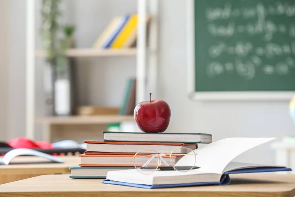 Red Apple School Books Eyeglasses Table Classroom — Stockfoto