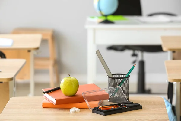 Apple Books Pen Cup School Stationery Table Classroom — Stock Photo, Image