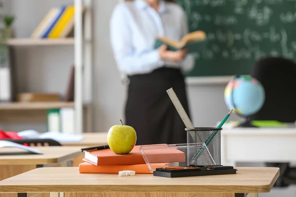 Apple Books Pen Cup School Stationery Table Classroom — Fotografia de Stock