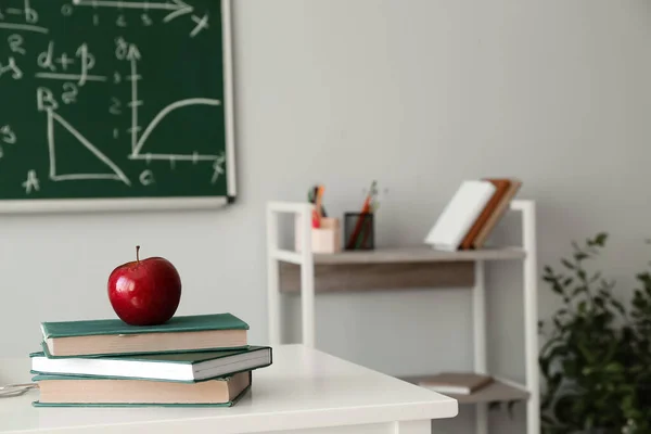 Red Apple School Books Table Classroom — Stock Photo, Image