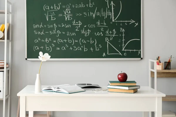 Red Apple School Books Eyeglasses Table Classroom — Stockfoto