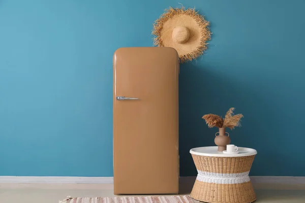 Stylish Retro Fridge Wicker Table Blue Wall — Stok fotoğraf