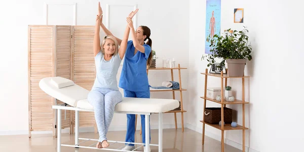 Physiotherapist Working Female Patient Medical Center — ストック写真