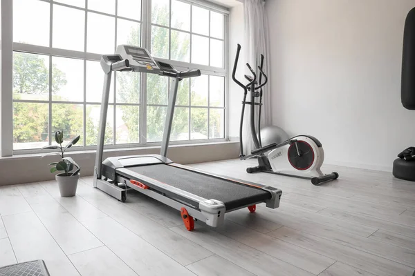 Interior Modern Gym Treadmill Sport Equipment — ストック写真