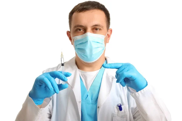 Arzt Mit Spritze Auf Weißem Hintergrund — Stockfoto