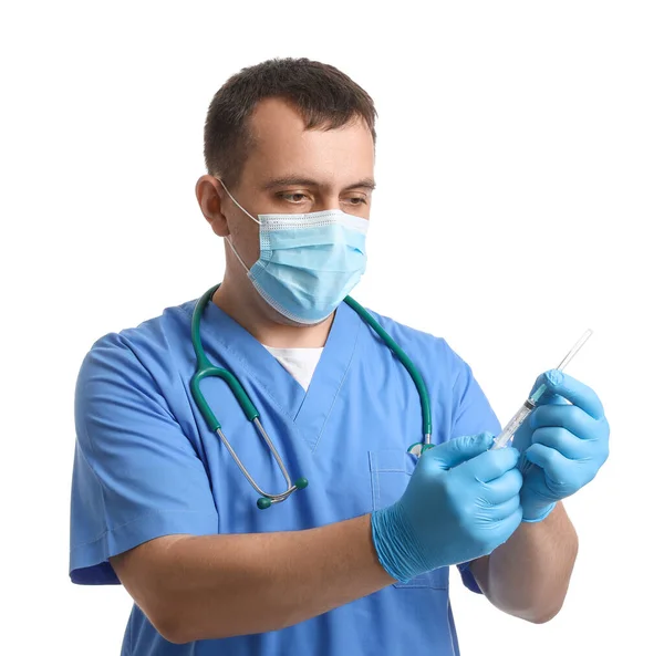 Arzt Mit Spritze Auf Weißem Hintergrund — Stockfoto
