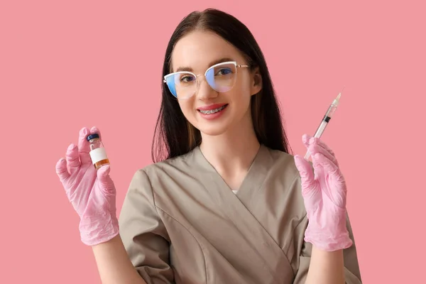 Doctor Ampule Syringe Pink Background — ストック写真