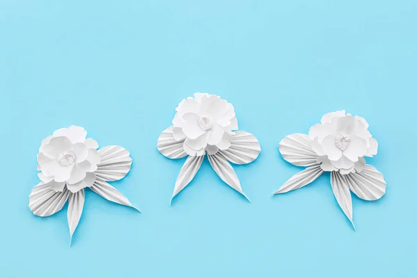 Paper Flowers Leaves Blue Background — Stockfoto