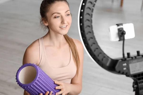 Young Woman Foam Roller Recording Video Kitchen — 图库照片