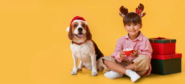 Little Boy Cup Hot Chocolate Cute Dog Santa Hat Christmas — Stockfoto