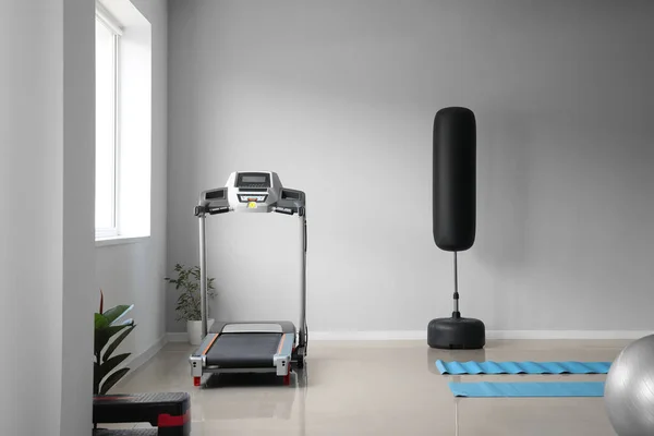 Modern Treadmill Boxing Pear Light Wall Gym — ストック写真