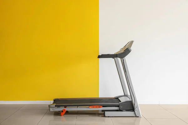 Modern Treadmill Yellow White Wall — Fotografia de Stock