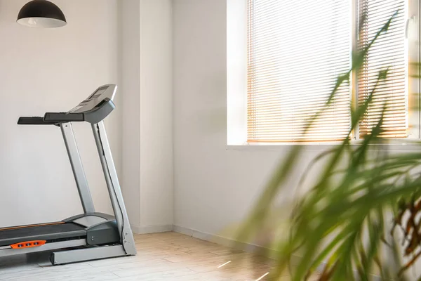 Modern Treadmill Hanging Lamp Light Room — ストック写真
