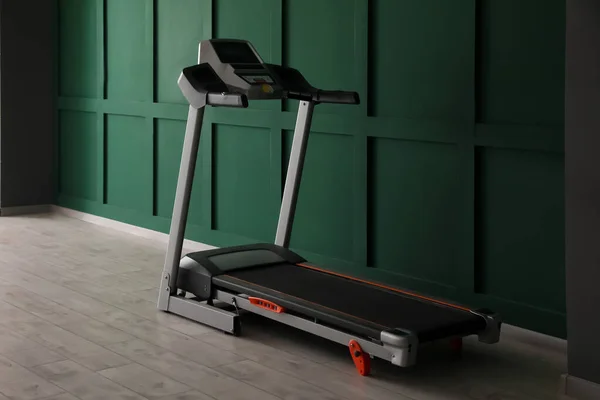 Modern Treadmill Green Wall — Stock Photo, Image