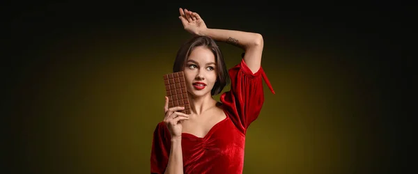 Beautiful Woman Sweet Chocolate Dark Color Background — Stock Photo, Image