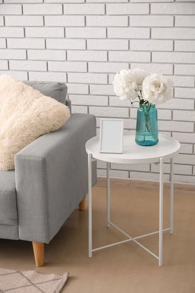 Blank Photo Frame Vase Bouquet Peony Flowers Table Sofa Living — 스톡 사진