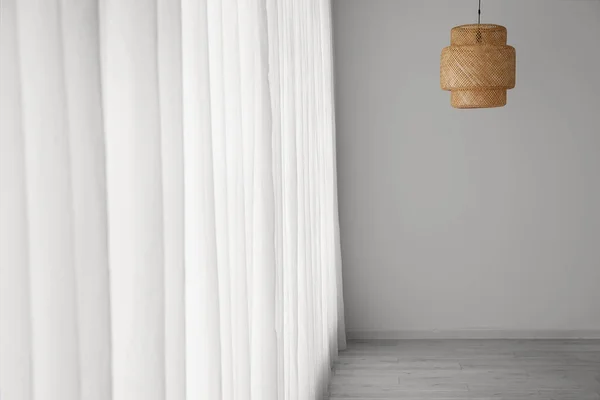 Stylish Lamp Hanging Light Curtain Room — Stockfoto