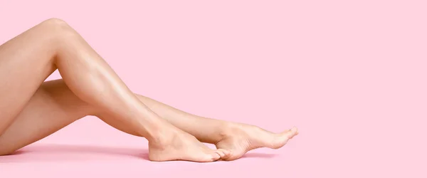 Legs Beautiful Young Woman Pink Background — Stockfoto
