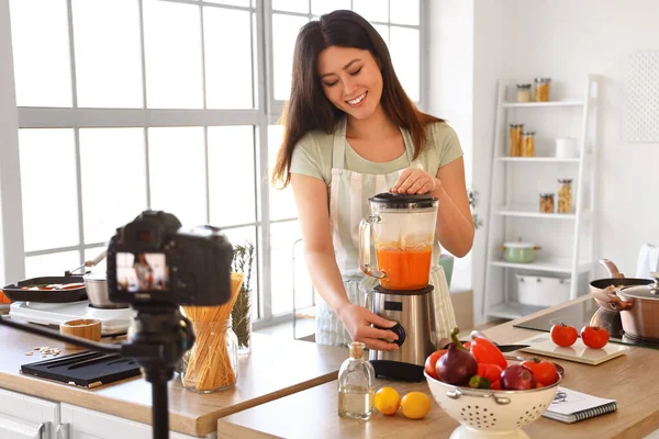 Young Asian Woman Using Blender While Recording Video Class Kitchen — Stok fotoğraf