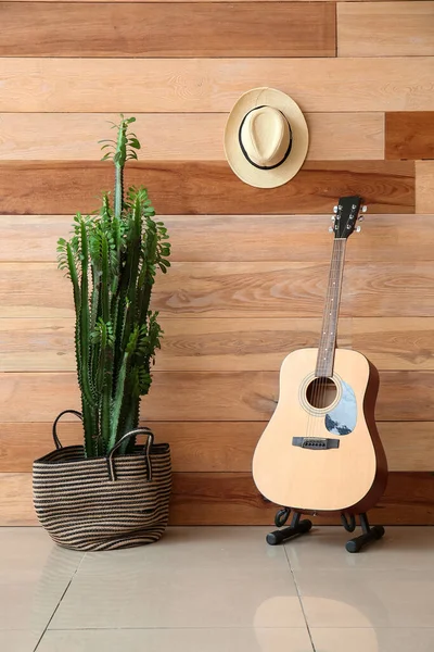 Big Cactus Guitar Hat Wooden Wall — Foto de Stock
