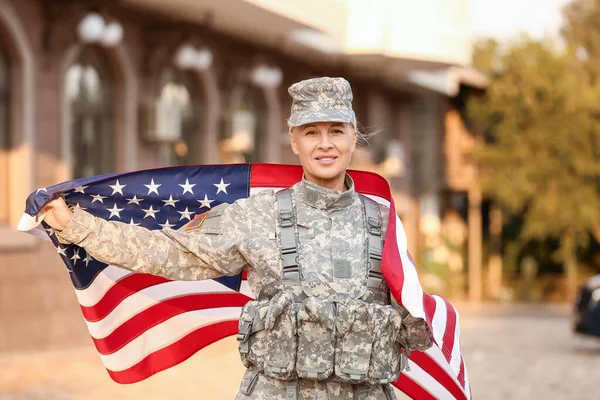 Mature Female Soldier Usa Flag Outdoors — Stock Fotó