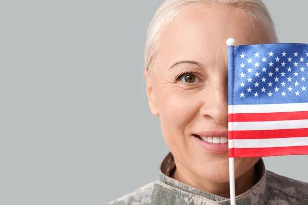 Mature Female Soldier Usa Flag Grey Background Closeup — Foto de Stock