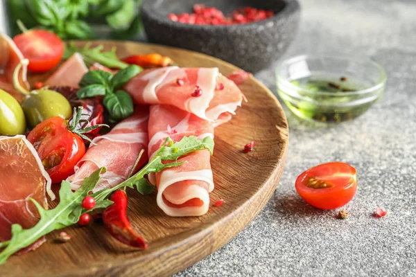 Wooden Plate Delicious Jamon Table Closeup — Stock Photo, Image